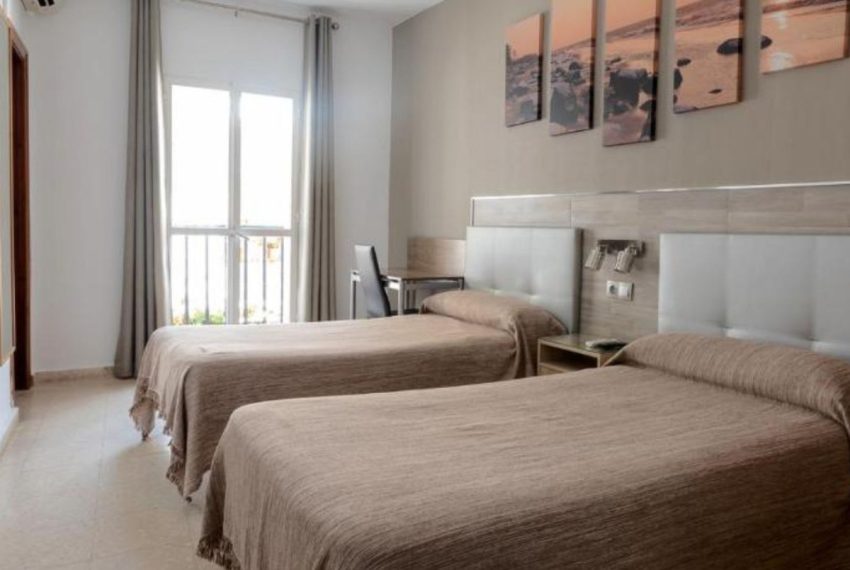 R4922131-Villa-For-Sale-Marbella-Semi-Detached-34-Beds-918-Built-13