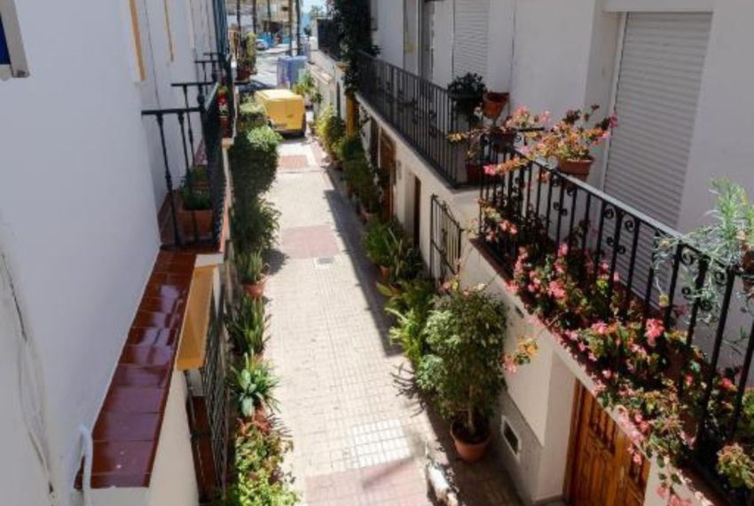 R4922131-Villa-For-Sale-Marbella-Semi-Detached-34-Beds-918-Built-2