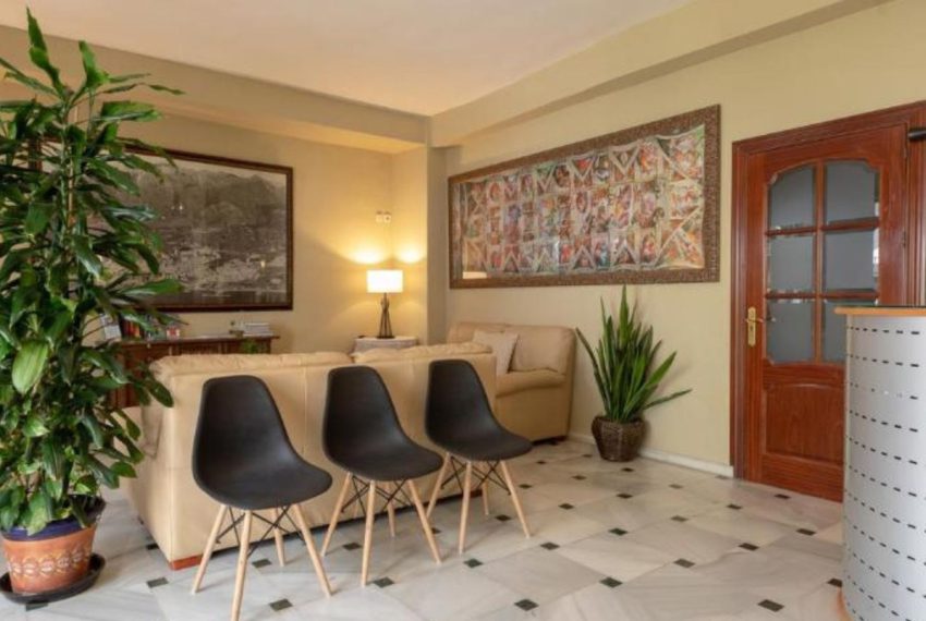 R4922131-Villa-For-Sale-Marbella-Semi-Detached-34-Beds-918-Built-3