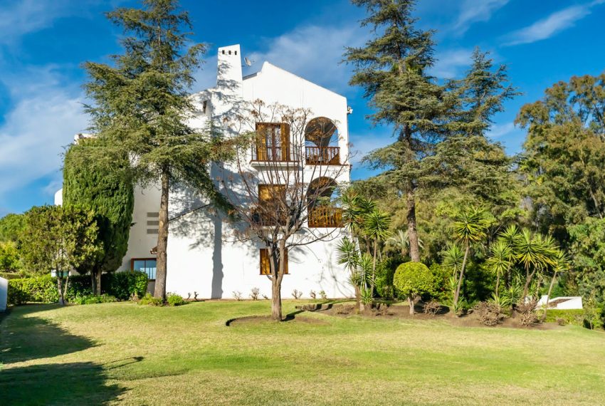 R4929490-Apartment-For-Sale-Nueva-Andalucia-Ground-Floor-3-Beds-124-Built-1