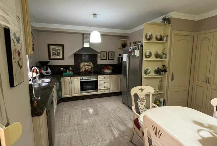 R4929793-Villa-For-Sale-Estepona-Semi-Detached-3-Beds-224-Built-12