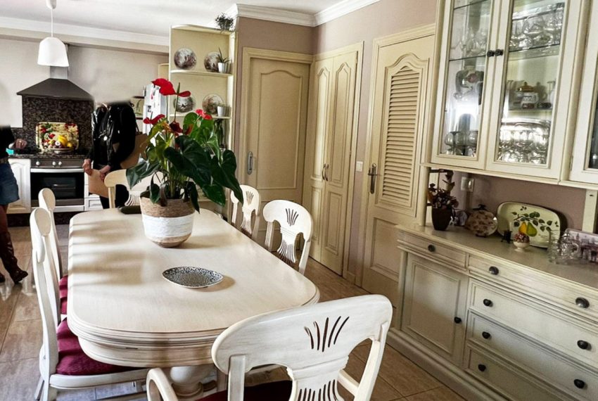 R4929793-Villa-For-Sale-Estepona-Semi-Detached-3-Beds-224-Built-2