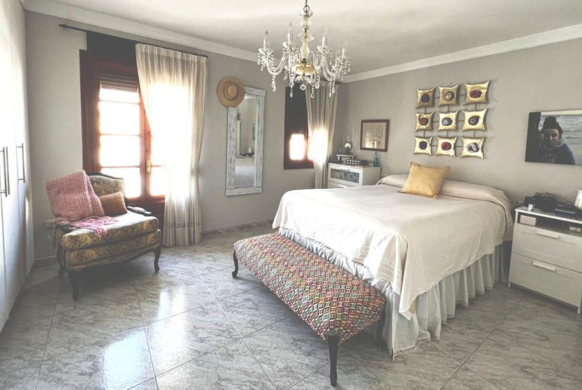 R4929793-Villa-For-Sale-Estepona-Semi-Detached-3-Beds-224-Built-6