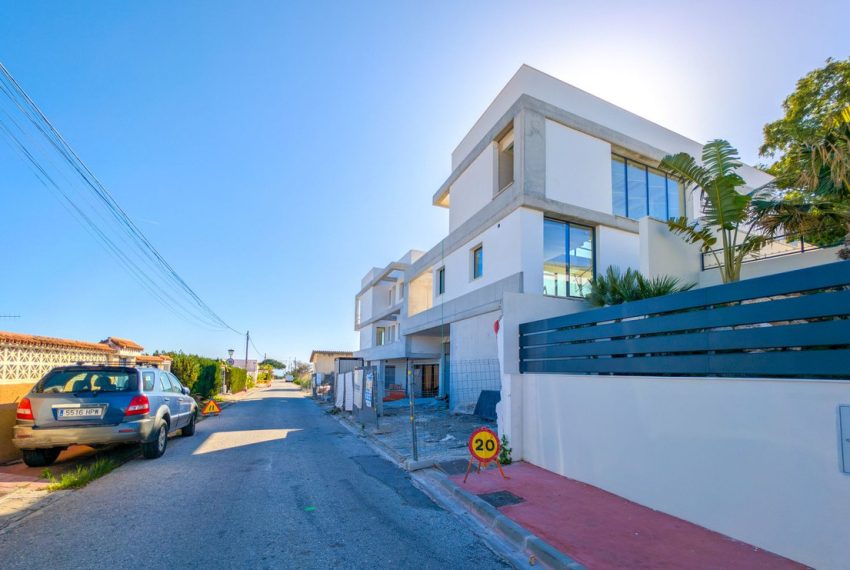 R4930015-Villa-For-Sale-Nueva-Andalucia-Detached-5-Beds-287-Built-15