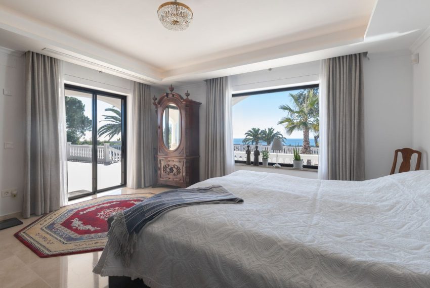 R4930954-Villa-For-Sale-Elviria-Detached-3-Beds-384-Built-13