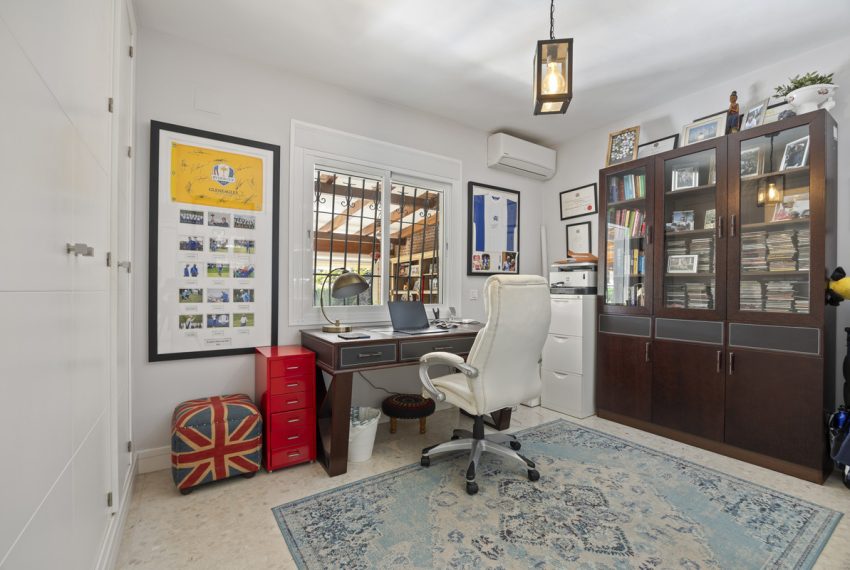 R4934758-Villa-For-Sale-Guadalmina-Alta-Detached-4-Beds-264-Built-13