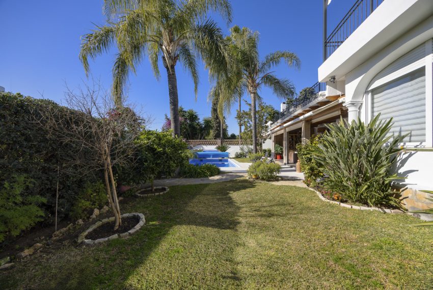 R4934758-Villa-For-Sale-Guadalmina-Alta-Detached-4-Beds-264-Built-4