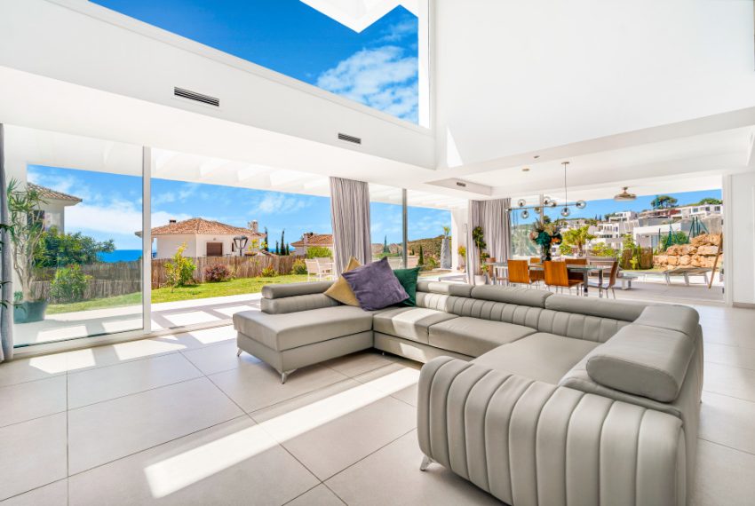 R4936501-Villa-For-Sale-Mijas-Costa-Detached-4-Beds-346-Built