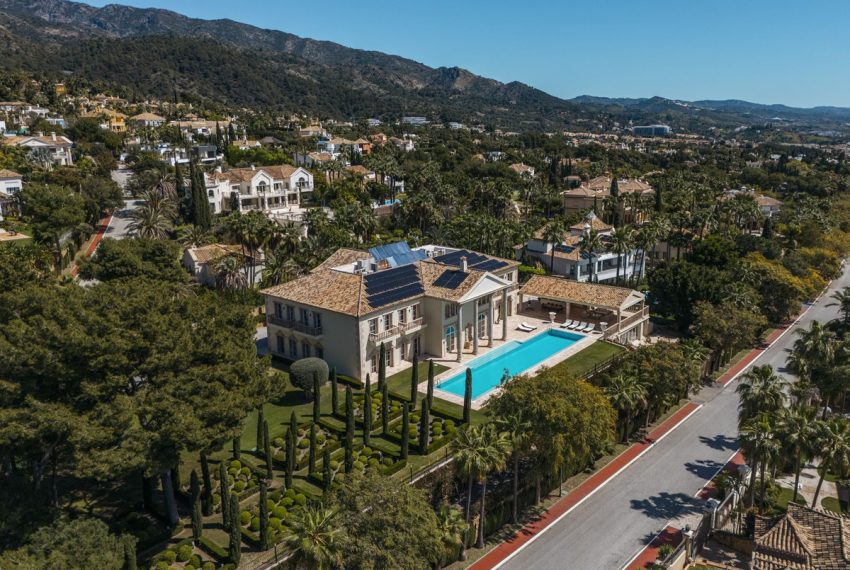 R4939060-Villa-For-Sale-Sierra-Blanca-Detached-7-Beds-2000-Built-3