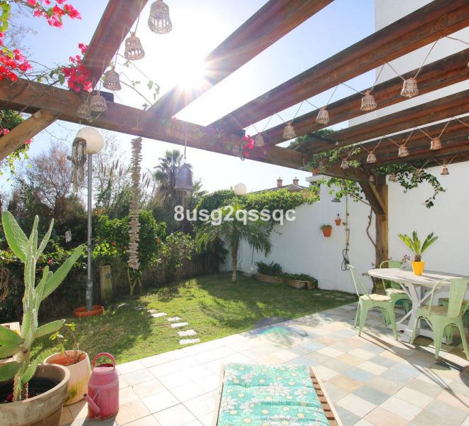 R4942108-Image 1-Semi Detached - 4 Beds - 215 Built