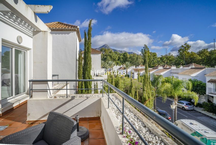 R4943560-Apartment-For-Sale-Nueva-Andalucia-Middle-Floor-2-Beds-80-Built-1