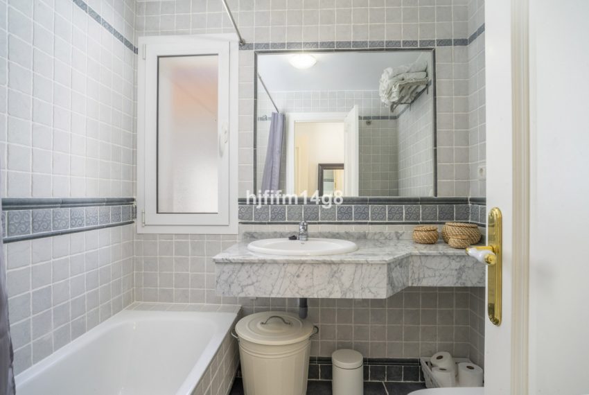 R4943560-Apartment-For-Sale-Nueva-Andalucia-Middle-Floor-2-Beds-80-Built-12