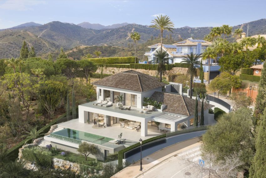 R4949995-Villa-For-Sale-Elviria-Detached-5-Beds-627-Built-1