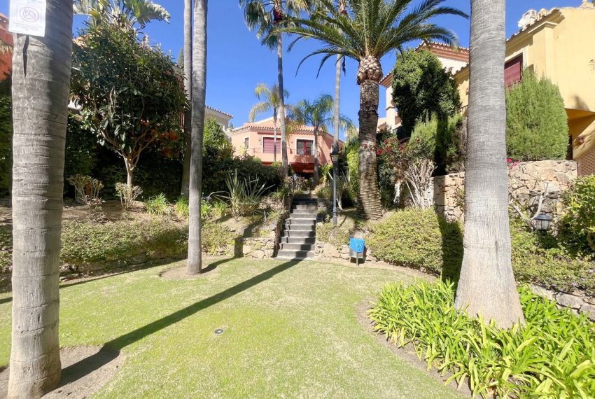 R4951303-Villa-For-Sale-Marbella-Detached-4-Beds-283-Built-12
