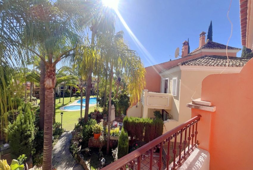 R4951303-Villa-For-Sale-Marbella-Detached-4-Beds-283-Built-2