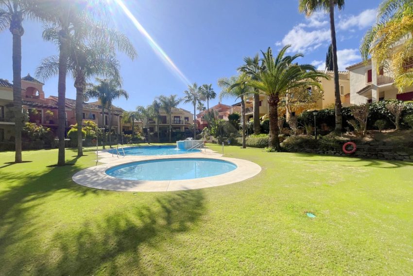 R4951303-Villa-For-Sale-Marbella-Detached-4-Beds-283-Built