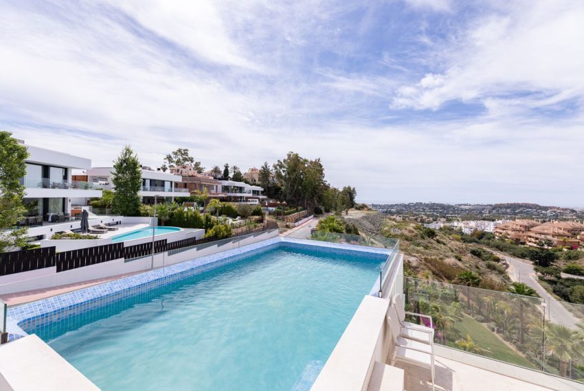 R4952032-Apartment-For-Sale-Nueva-Andalucia-Penthouse-2-Beds-95-Built