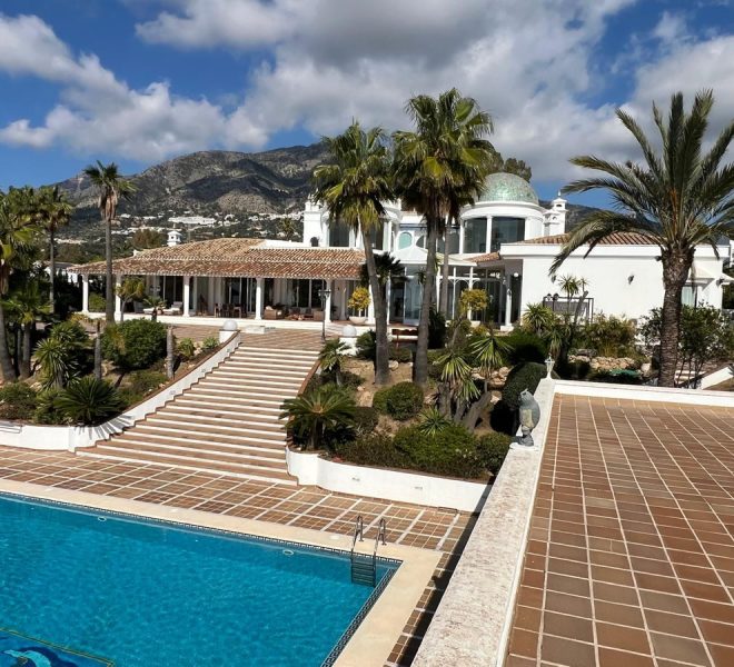 R4953952-Image 1-Detached - 7 Beds - 802 Built