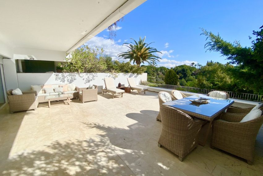 R4954075-Apartment-For-Sale-The-Golden-Mile-Middle-Floor-2-Beds-256-Built-1