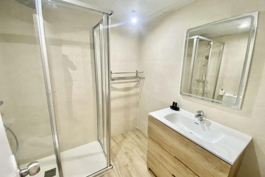 R4954075-Apartment-For-Sale-The-Golden-Mile-Middle-Floor-2-Beds-256-Built-18