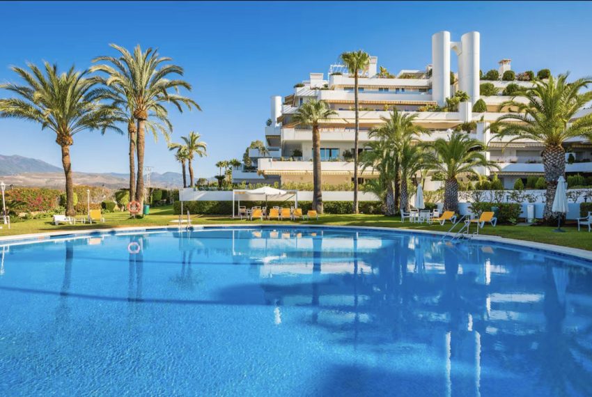 R4954075-Apartment-For-Sale-The-Golden-Mile-Middle-Floor-2-Beds-256-Built