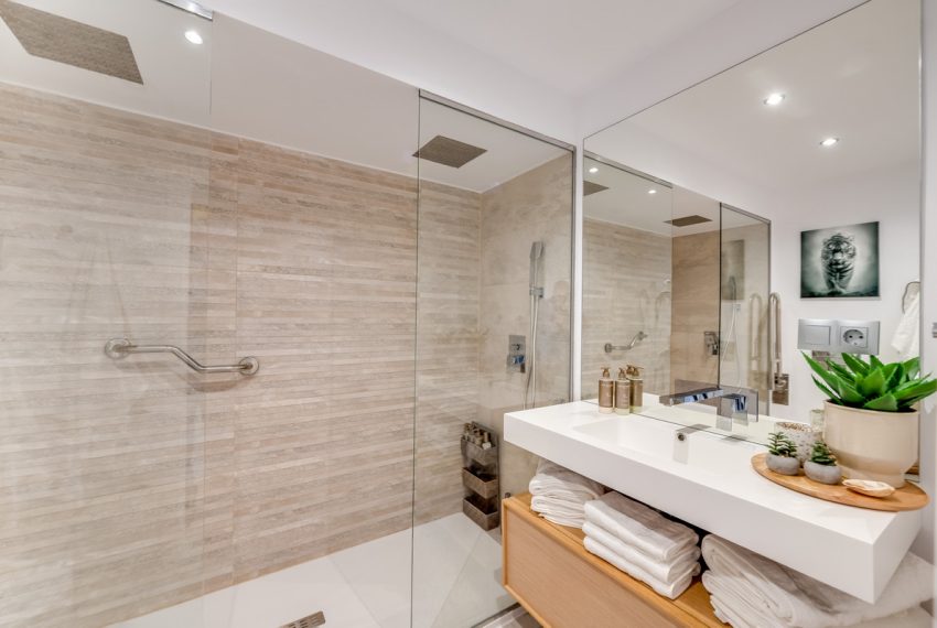 R4954525-Apartment-For-Sale-The-Golden-Mile-Middle-Floor-3-Beds-129-Built-6