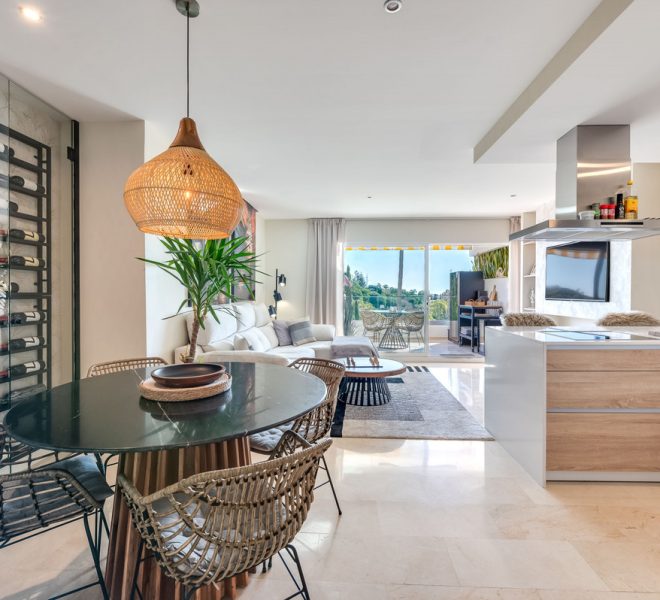 R4954525-Image 1-Middle Floor - 3 Beds - 129 Built