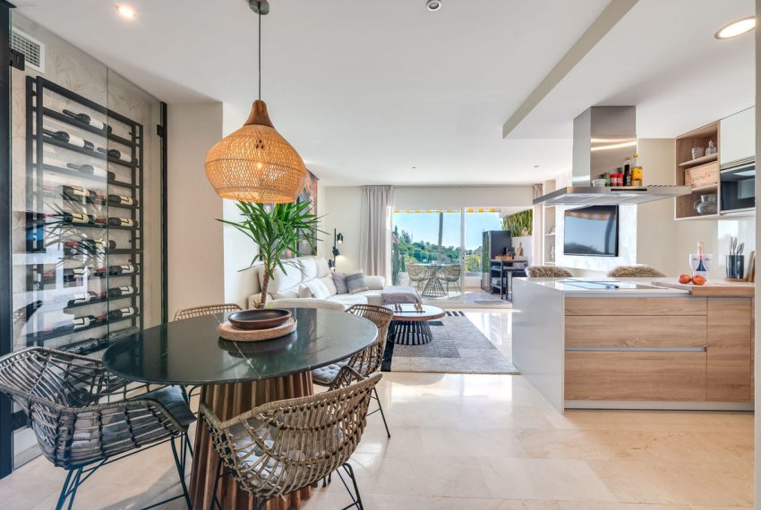 R4954525-Apartment-For-Sale-The-Golden-Mile-Middle-Floor-3-Beds-129-Built