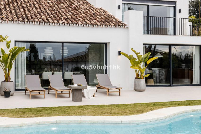 R4964680-Villa-For-Sale-Nueva-Andalucia-Detached-4-Beds-294-Built-2