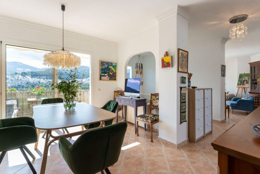 R4966264-Villa-For-Sale-Monda-Detached-2-Beds-146-Built