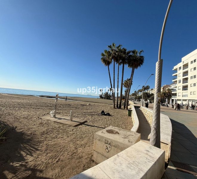 R4967008-Image 1-Penthouse - 2 Beds - 79 Built