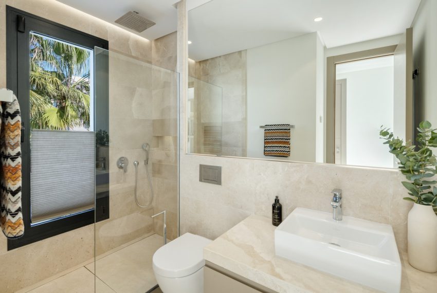 R4967308-Villa-For-Sale-The-Golden-Mile-Detached-5-Beds-492-Built-13