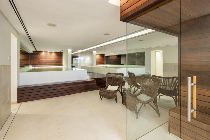 R4967308-Villa-For-Sale-The-Golden-Mile-Detached-5-Beds-492-Built-2