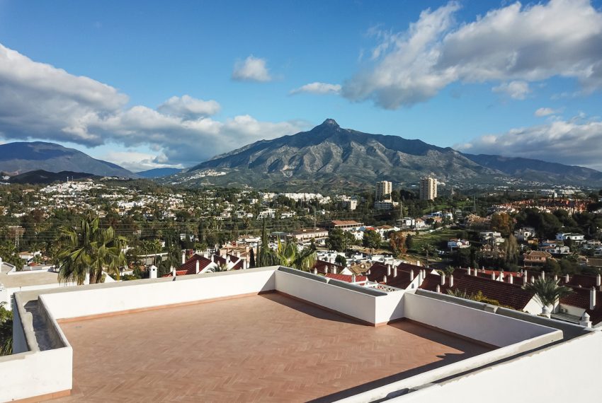R4967512-Apartment-For-Sale-Nueva-Andalucia-Middle-Floor-2-Beds-100-Built
