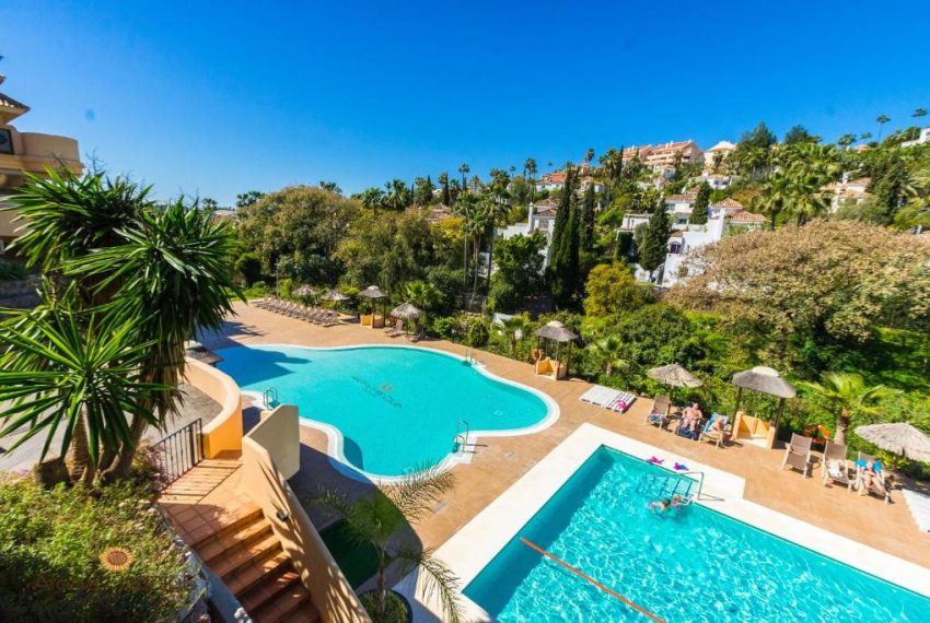 R4968640-Apartment-For-Sale-Nueva-Andalucia-Duplex-2-Beds-180-Built