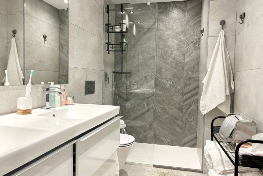 R4968649-Apartment-For-Sale-La-Quinta-Middle-Floor-3-Beds-175-Built-14