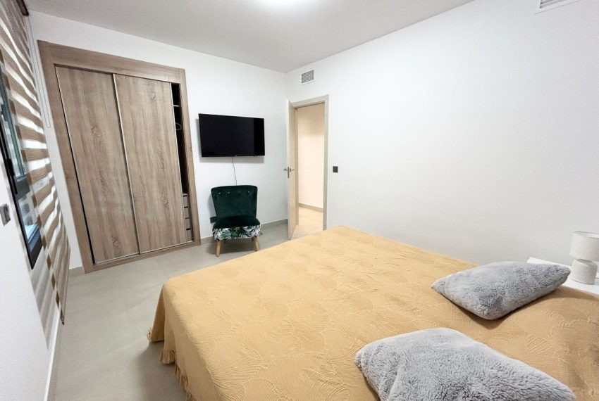 R4968649-Apartment-For-Sale-La-Quinta-Middle-Floor-3-Beds-175-Built-17