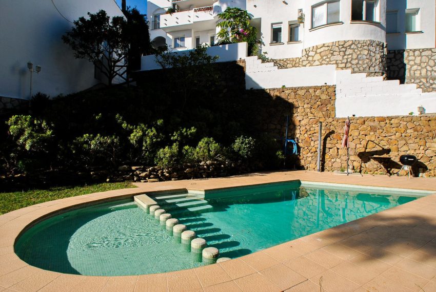 R4969405-Villa-For-Sale-Calahonda-Semi-Detached-2-Beds-112-Built