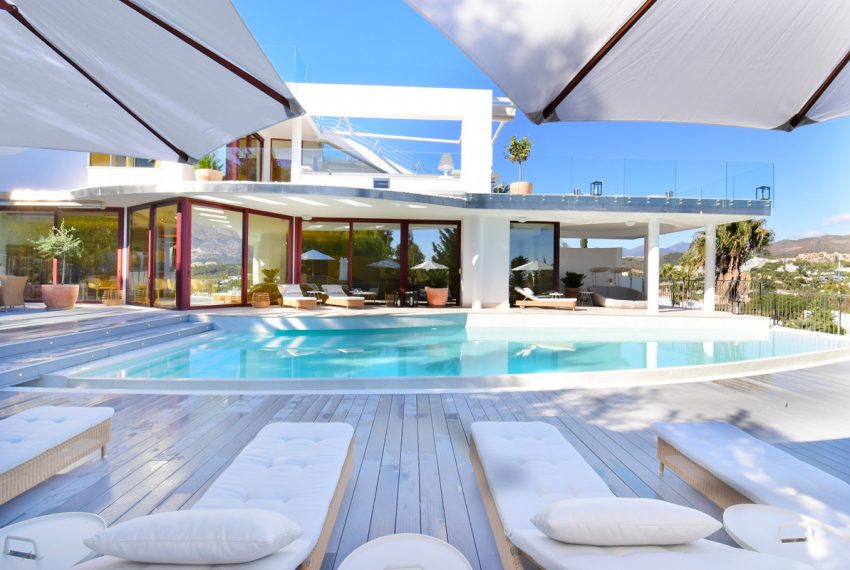 R4972651-Villa-For-Sale-Nueva-Andalucia-Detached-7-Beds-455-Built