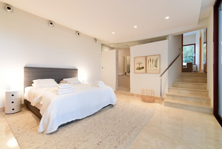R4972651-Villa-For-Sale-Nueva-Andalucia-Detached-7-Beds-455-Built-9