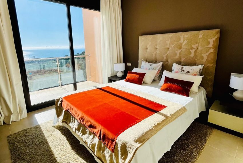 R4973662-Apartment-For-Sale-Altos-de-los-Monteros-Penthouse-2-Beds-95-Built-4