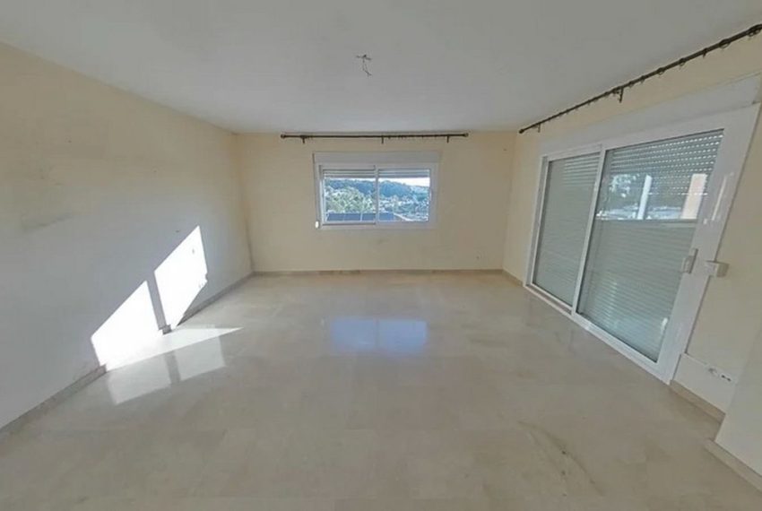 R4974547-Villa-For-Sale-Nueva-Andalucia-Detached-6-Beds-551-Built-13