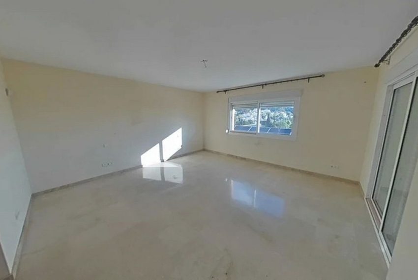 R4974547-Villa-For-Sale-Nueva-Andalucia-Detached-6-Beds-551-Built-14