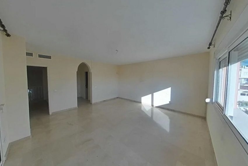 R4974547-Villa-For-Sale-Nueva-Andalucia-Detached-6-Beds-551-Built-17