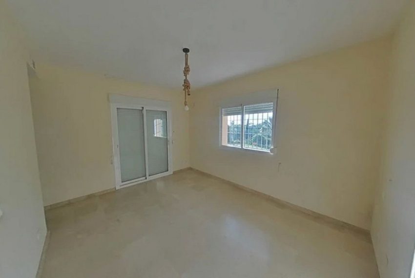 R4974547-Villa-For-Sale-Nueva-Andalucia-Detached-6-Beds-551-Built-8