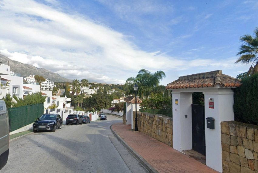 R4974547-Villa-For-Sale-Nueva-Andalucia-Detached-6-Beds-551-Built
