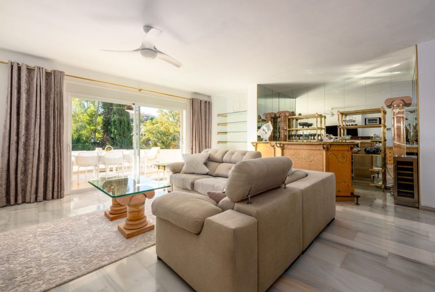 R4974649-Apartment-For-Sale-Nueva-Andalucia-Middle-Floor-3-Beds-186-Built-1