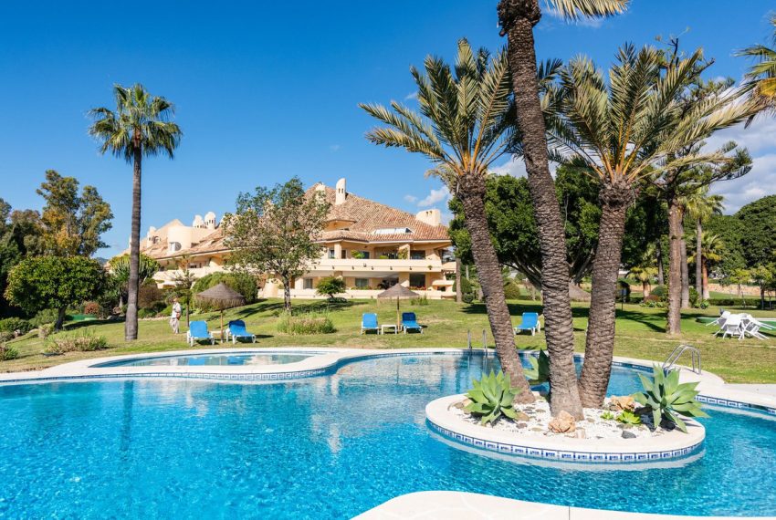 R4974649-Apartment-For-Sale-Nueva-Andalucia-Middle-Floor-3-Beds-186-Built