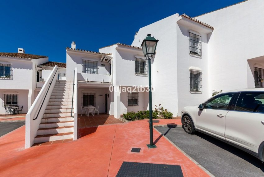 R4974682-Apartment-For-Sale-Nueva-Andalucia-Ground-Floor-3-Beds-143-Built-1