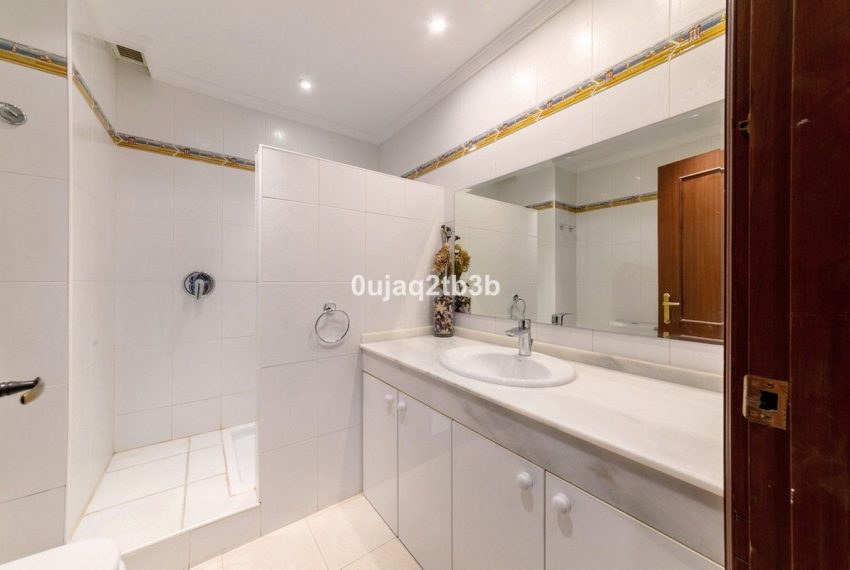 R4974682-Apartment-For-Sale-Nueva-Andalucia-Ground-Floor-3-Beds-143-Built-13